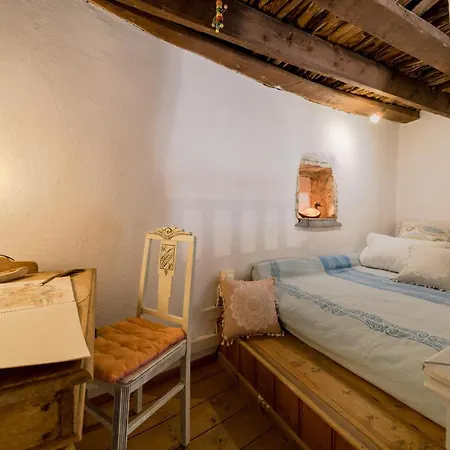 Artistic Home- 250yr Old Traditional * Koskinou (Rhodes)