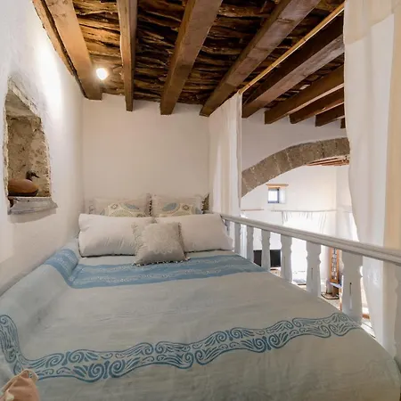 Artistic Home- 250yr Old Traditional Koskinou (Rhodes)