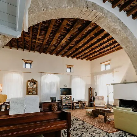 Villa Artistic Home- 250yr Old Traditional Koskinou (Rhodes)